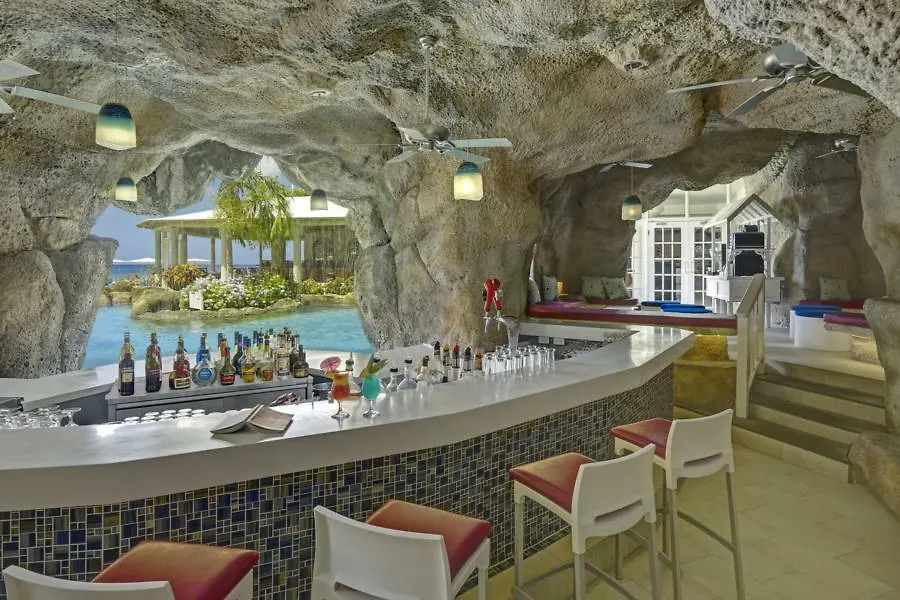 Crystal Cove By Elegant Hotels - All-Inclusive Сент-Джеймс