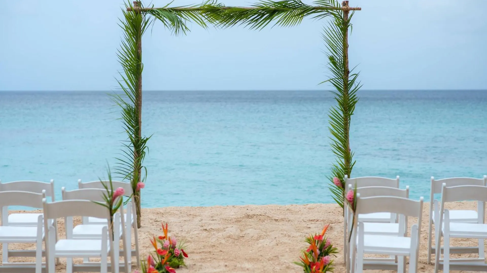 Crystal Cove By Elegant Hotels - All-Inclusive Saint James 4*,