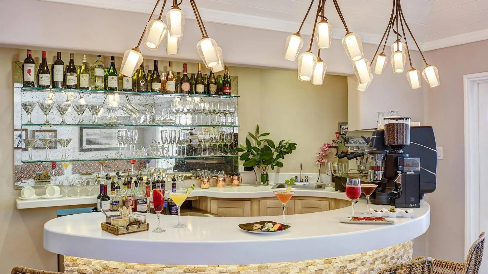 Crystal Cove By Elegant Hotels - All-Inclusive Saint James 4*,