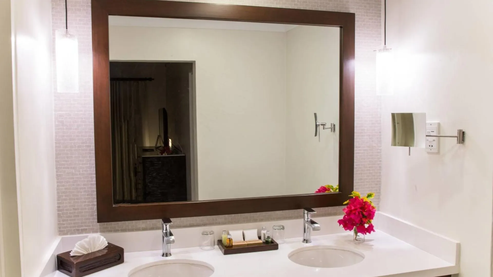 ****  Crystal Cove By Elegant Hotels - All-Inclusive Saint James Barbados